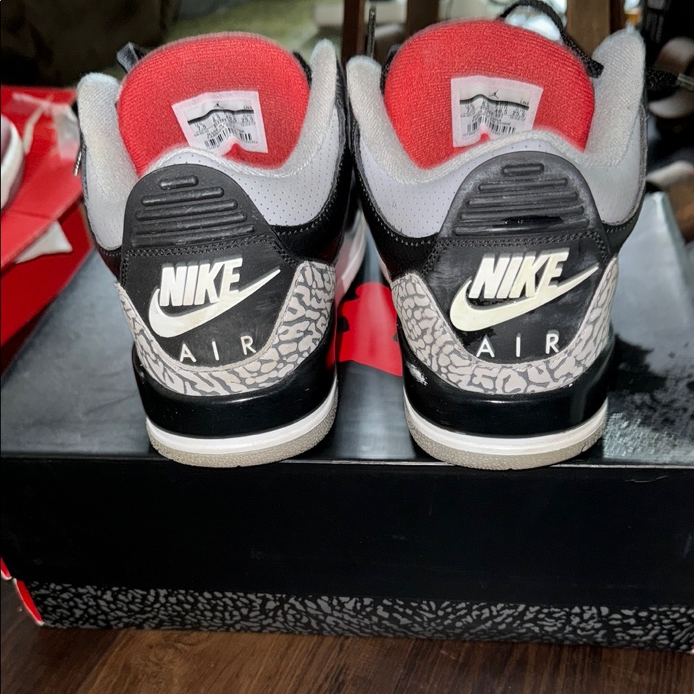 Jordan retro 3 cement - Picture 2 of 4